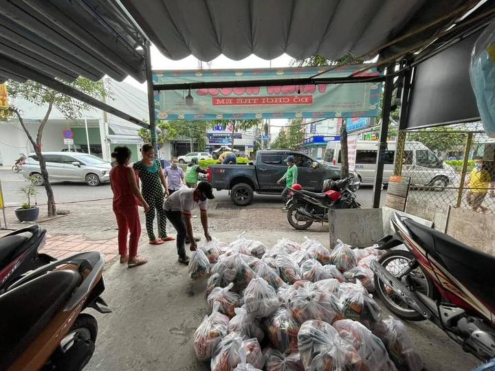 Chồng vận chuyển thực phẩm chống dịch, dỗi vợ vì bị hỏi: Làm vậy có tiền không? - 3