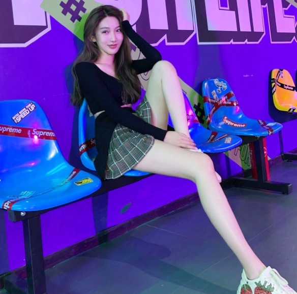 Cô gái 19 tuổi khiến Ngô Diệc Phàm thân bại danh liệt - 11