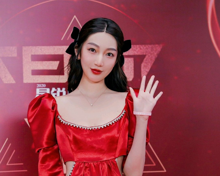 Cô gái 19 tuổi khiến Ngô Diệc Phàm thân bại danh liệt - 16