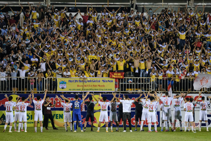 Bầu Đức phát biểu dậy sóng, V-League chờ kết bất ngờ - 3