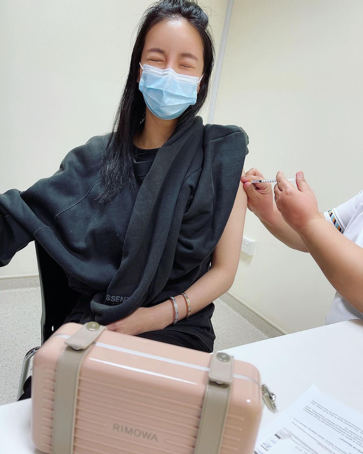 Giới nhà giàu khắp thế giới tìm trăm phương ngàn kế để tiêm vaccine sớm - 2