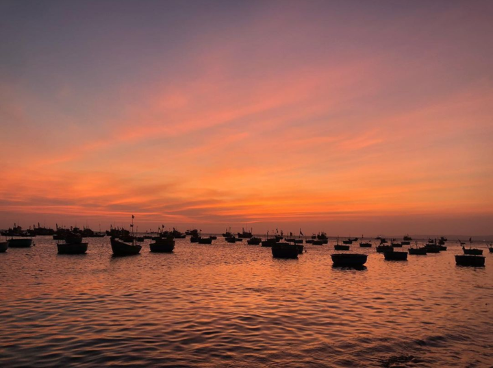 Có một làng chài đẹp mê ly với những chiếc thuyền thúng đầy màu sắc ở Bình Thuận - 7