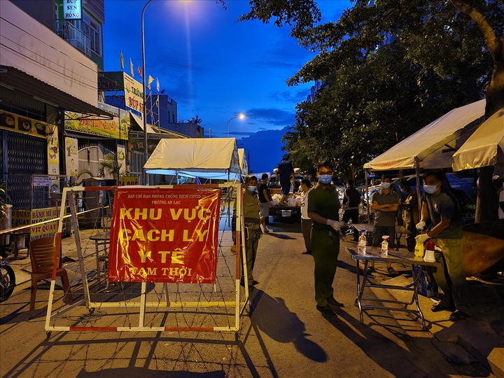 TP.HCM khẩn tìm người từng tới viếng đám tang ở quận 10 - 1