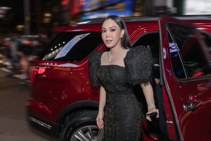 Làm từ thiện không nhận quyên góp, nghệ sĩ hài Việt Hương giàu cỡ nào? - 4