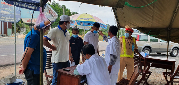 Bình Định: Hai chuyên gia Trung Quốc dương tính SARS-CoV-2 - 1