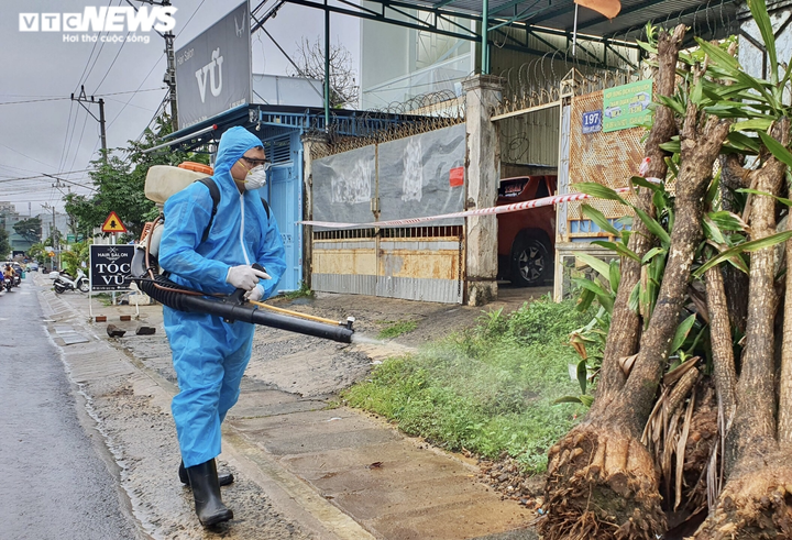 COVID-19: Khánh Hòa thêm 11 ca, Gia Lai 4 người nghi mắc - 2