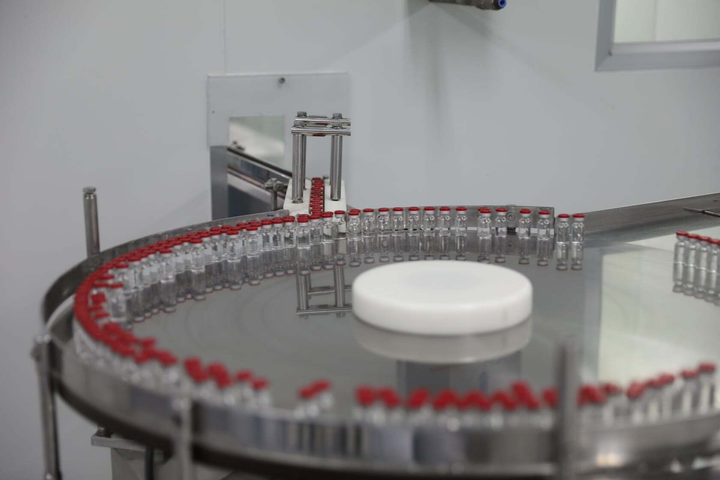 Cận cảnh quy trình gia công vaccine COVID-19 Sputnik V của Nga tại Việt Nam - 5