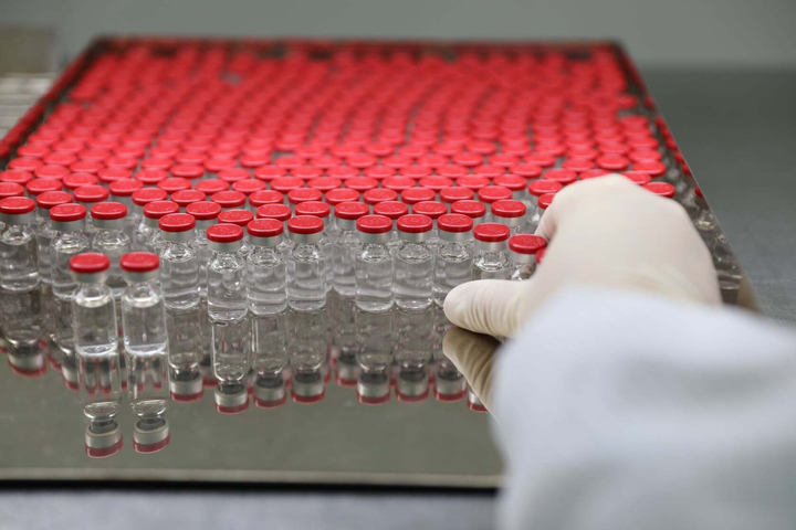 Cận cảnh quy trình gia công vaccine COVID-19 Sputnik V của Nga tại Việt Nam - 8