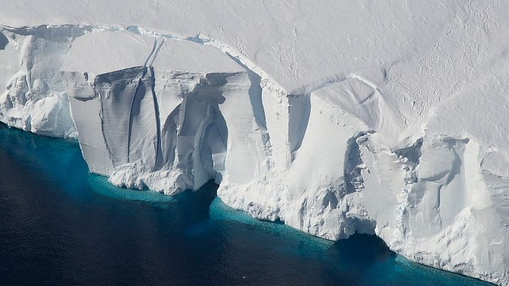 Virus ẩn nấp trong lõi băng, sống sót sau 15.000 năm - 1
