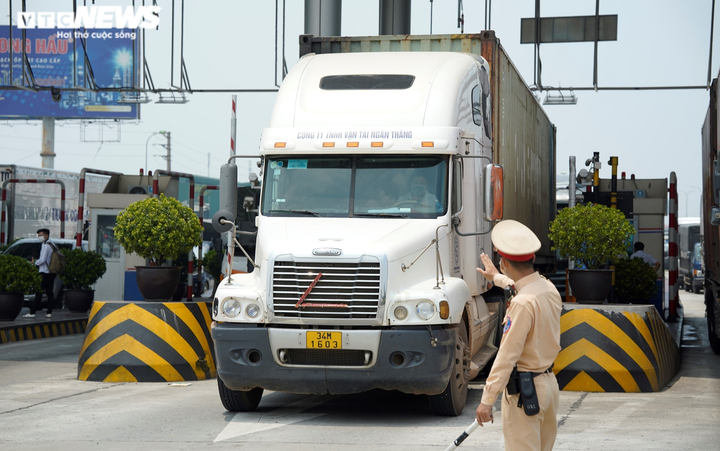 Người dân cần mang theo giấy tờ gì khi qua các chốt kiểm dịch vào Hà Nội? - 1