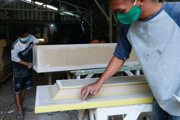 Lò hỏa táng Indonesia bị tố thu tiền cao gấp 10 lần trong dịch COVID-19 - 1