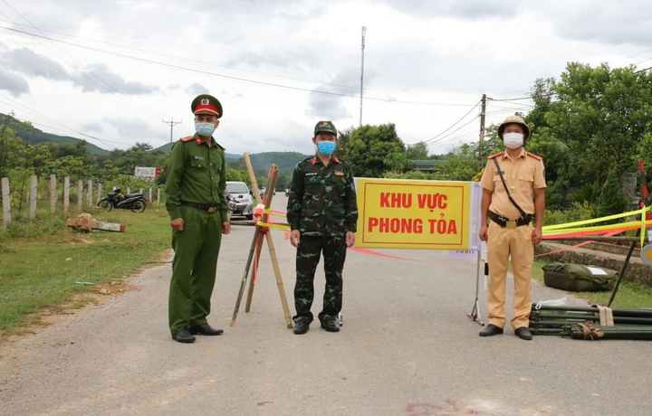 Người phụ nữ về từ Đà Nẵng mắc COVID-19 lây bệnh cho chồng - 1