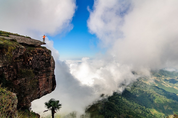 5 mỏm đá sống ảo ở Việt Nam, nhìn thôi đã ‘run chân’ nhưng cảnh đẹp xuất sắc - 1