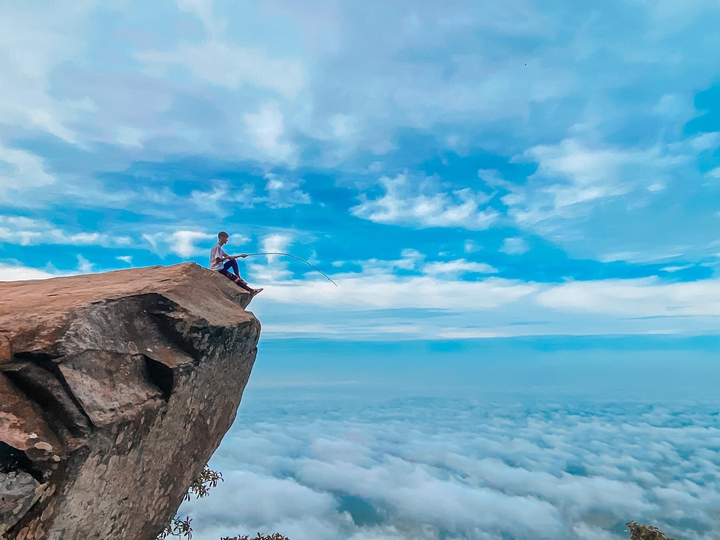 5 mỏm đá sống ảo ở Việt Nam, nhìn thôi đã ‘run chân’ nhưng cảnh đẹp xuất sắc - 9