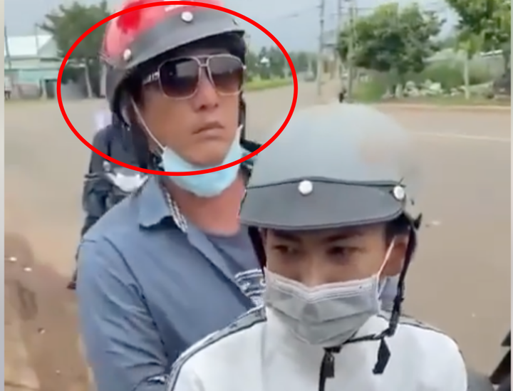 Tạm giữ hình sự kẻ hành hung cán bộ chốt kiểm soát COVID-19 ở Đồng Nai - 1