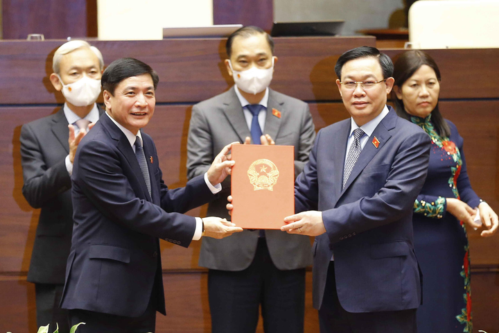 Công bố Tổng Thư ký, Chủ tịch Hội đồng Dân tộc và Chủ nhiệm Uỷ ban của Quốc hội - 1