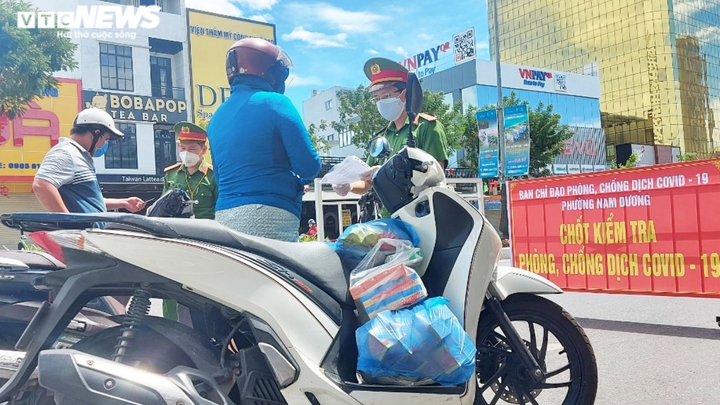 Đà Nẵng: Người ra đường không có lý do chính đáng có thể bị phạt 10 triệu đồng - 6