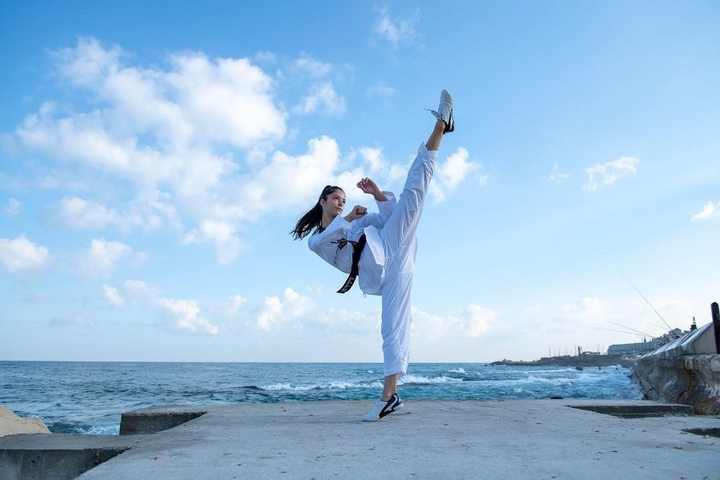 Olympic Tokyo 2020: Vẻ đẹp hút hồn của nữ võ sĩ Israel gây sốt dân mạng - 10