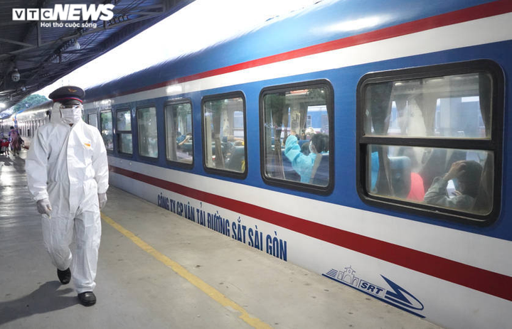 Chuyến tàu đặc biệt, nghĩa tình đưa người Hà Tĩnh rời TP.HCM về quê - 12