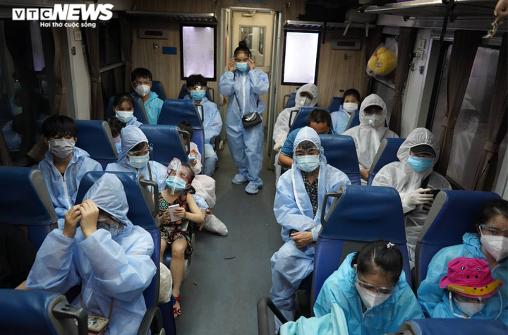 Chuyến tàu đặc biệt, nghĩa tình đưa người Hà Tĩnh rời TP.HCM về quê - 14