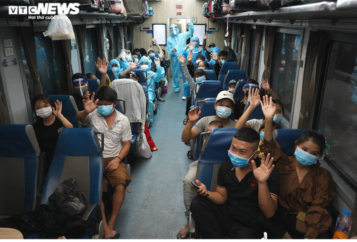 TP.HCM xây dựng gói hỗ trợ 3-7 ngày để người dân tạm duy trì cuộc sống - 3