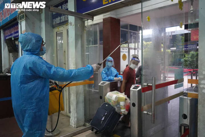 Chuyến tàu đặc biệt, nghĩa tình đưa người Hà Tĩnh rời TP.HCM về quê - 2