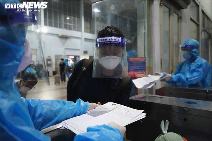 Chuyến tàu đặc biệt, nghĩa tình đưa người Hà Tĩnh rời TP.HCM về quê - 4