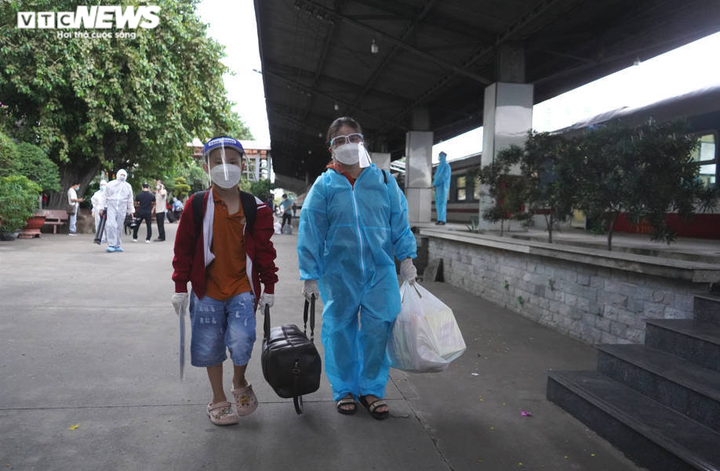 Chuyến tàu đặc biệt, nghĩa tình đưa người Hà Tĩnh rời TP.HCM về quê - 5