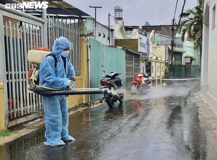 Ảnh: Lấy mẫu xét nghiệm 2.100 người, Gia Lai thêm 3 ca dương tính SARS-CoV-2 - 10