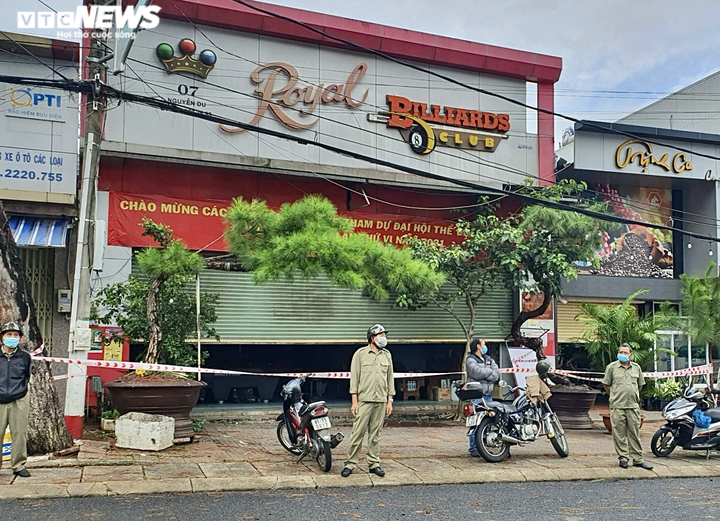 Ảnh: Lấy mẫu xét nghiệm 2.100 người, Gia Lai thêm 3 ca dương tính SARS-CoV-2 - 11