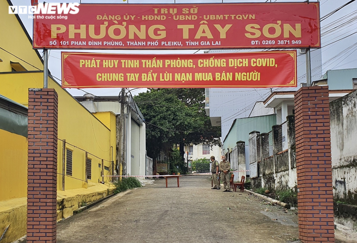 Ảnh: Lấy mẫu xét nghiệm 2.100 người, Gia Lai thêm 3 ca dương tính SARS-CoV-2 - 12