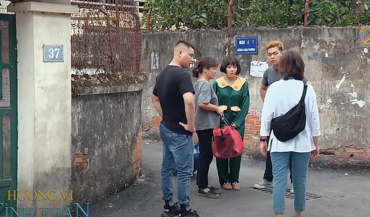 'Hương vị tình thân' tập 70: Bà Bích lại vứt bỏ Nam, dắt Diệp đi trốn nợ - 2