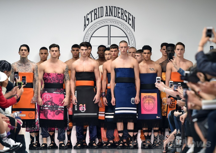 Làn sóng đàn ông mặc váy - 3