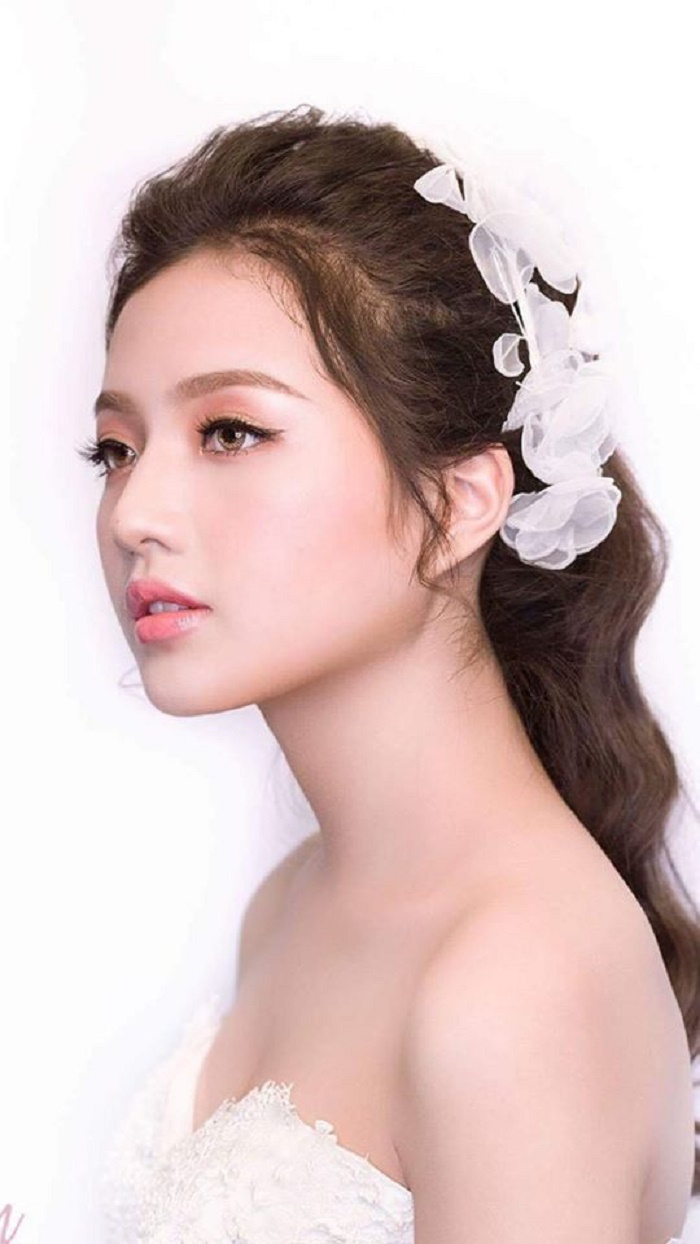 Vẻ đẹp dịu dàng của diễn viên đóng Diệp trong 'Hương vị tình thân' phần 2 - 9