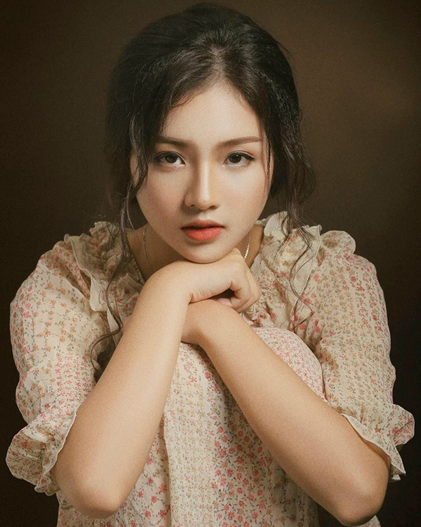 Vẻ đẹp dịu dàng của diễn viên đóng Diệp trong 'Hương vị tình thân' phần 2 - 4