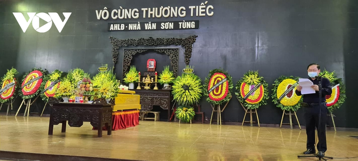 Gia đình, giới văn chương nghẹn ngào tiễn biệt nhà văn Sơn Tùng - 3