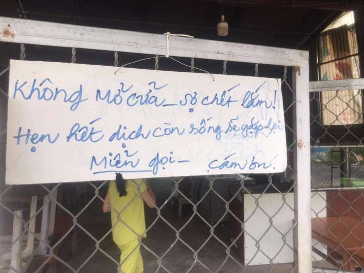 Dân tình thi nhau treo bảng 'bo xì' tạm thời, hẹn 'hết dịch chơi lại' - 6