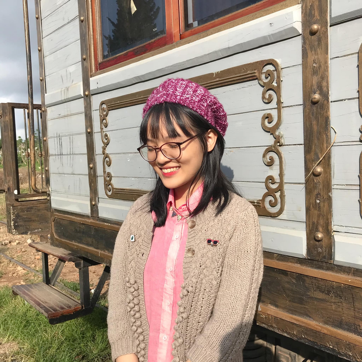 Nụ cười tỏa nắng của nữ sinh duy nhất 10 điểm Văn, xinh chuẩn ‘con nhà người ta’ - 1