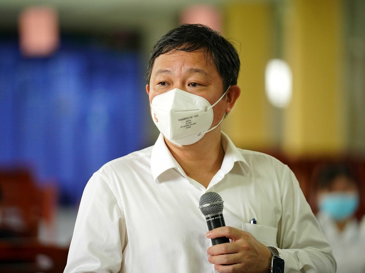 Phó Chủ tịch TP.HCM: Tiến độ tiêm vaccine COVID-19 chậm, mong bà con kiên nhẫn - 1