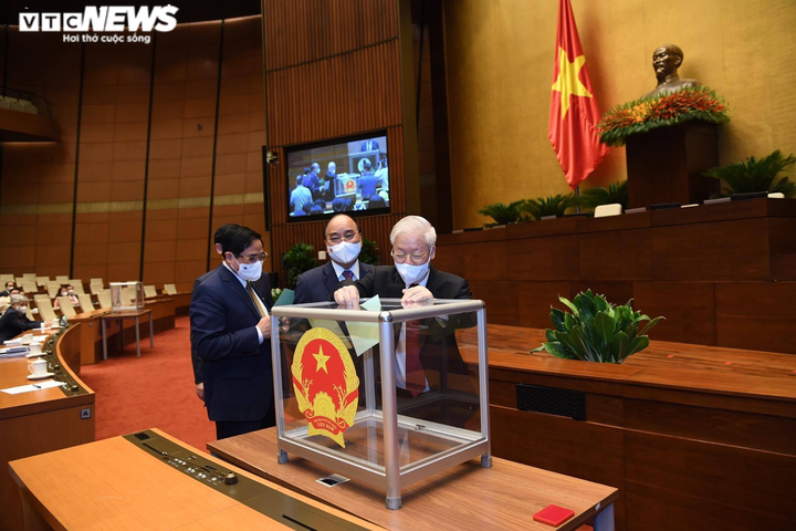 Hôm nay, Chủ tịch nước, Thủ tướng, Chánh án TAND Tối cao tuyên thệ nhậm chức - 1