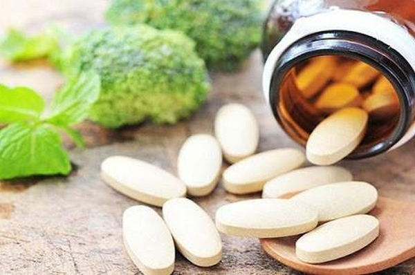 Bộ Y tế cảnh báo thực phẩm bảo vệ sức khoẻ quảng cáo như thuốc chữa bệnh - 1