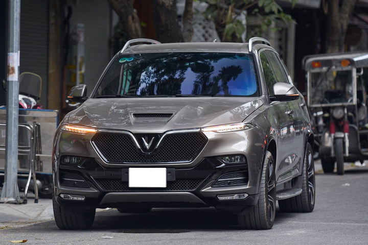 Chiêm ngưỡng loạt VinFast President màu 'cực độc' khoe sắc trên đường phố - 1