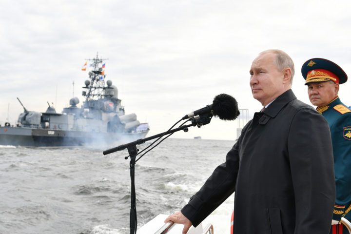 Ông Putin ca ngợi sức mạnh hải quân Nga, tàu chiến Việt Nam tạo ấn tượng lớn - 1