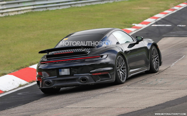 Porsche thử nghiệm 911 Turbo S E-Hybrid tại Nurburgring - 2
