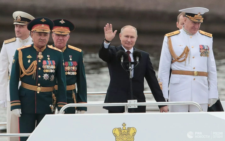 Ông Putin ca ngợi sức mạnh hải quân Nga, tàu chiến Việt Nam tạo ấn tượng lớn - 2