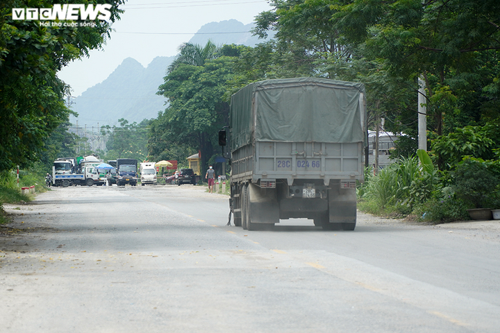 Ảnh: Mở thêm chốt kiểm soát, cửa ngõ Hà Nội không còn cảnh ùn tắc kéo dài - 8