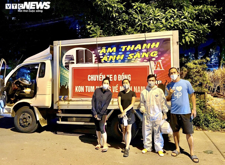 Nam sinh Kon Tum hơn nửa tháng lái xe xuyên đêm chở rau củ hỗ trợ TP. HCM - 2