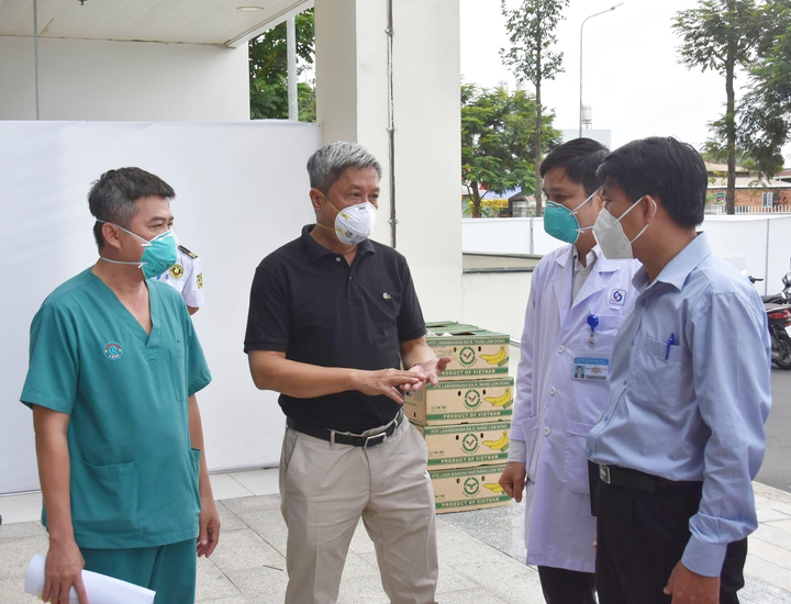 Thứ trưởng Y tế: Ca F0 trở nặng nhanh, phác đồ điều trị có nhiều thay đổi - 1