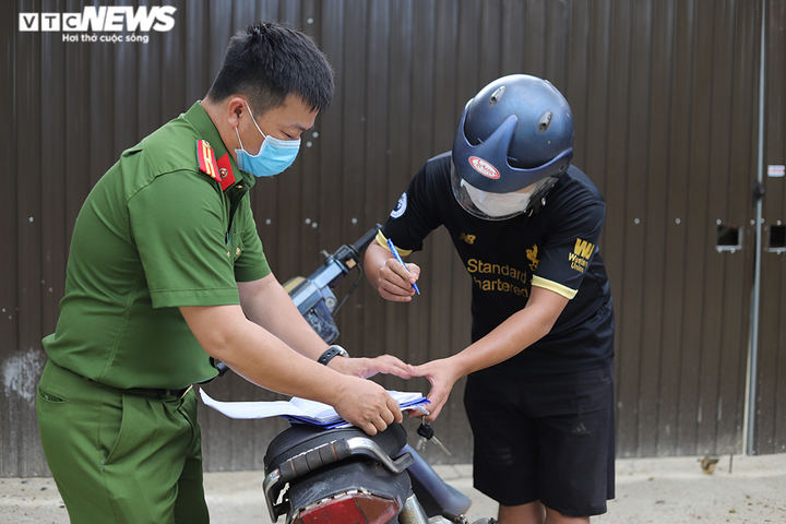 Người dân TP. Buôn Ma Thuột đi chợ bằng thẻ từ ngày 29/7 - 2