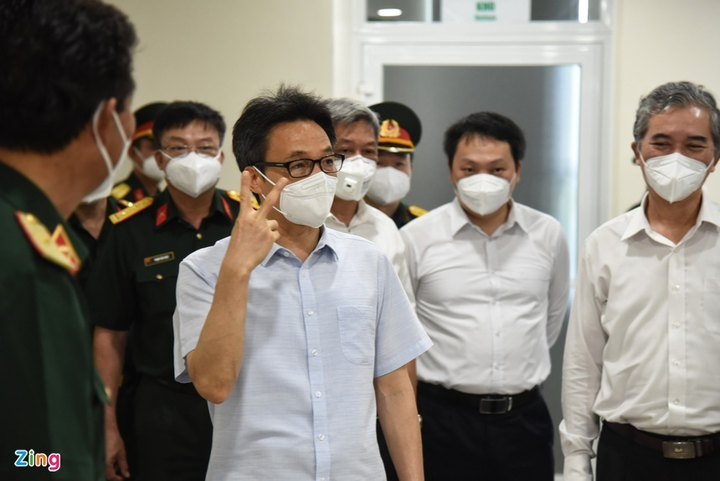 Phó Thủ tướng Vũ Đức Đam: Không để bệnh nhân rất nặng chuyển thành nguy kịch - 1